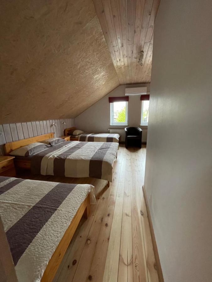 Pulkvedis Guest House Ventspils Extérieur photo