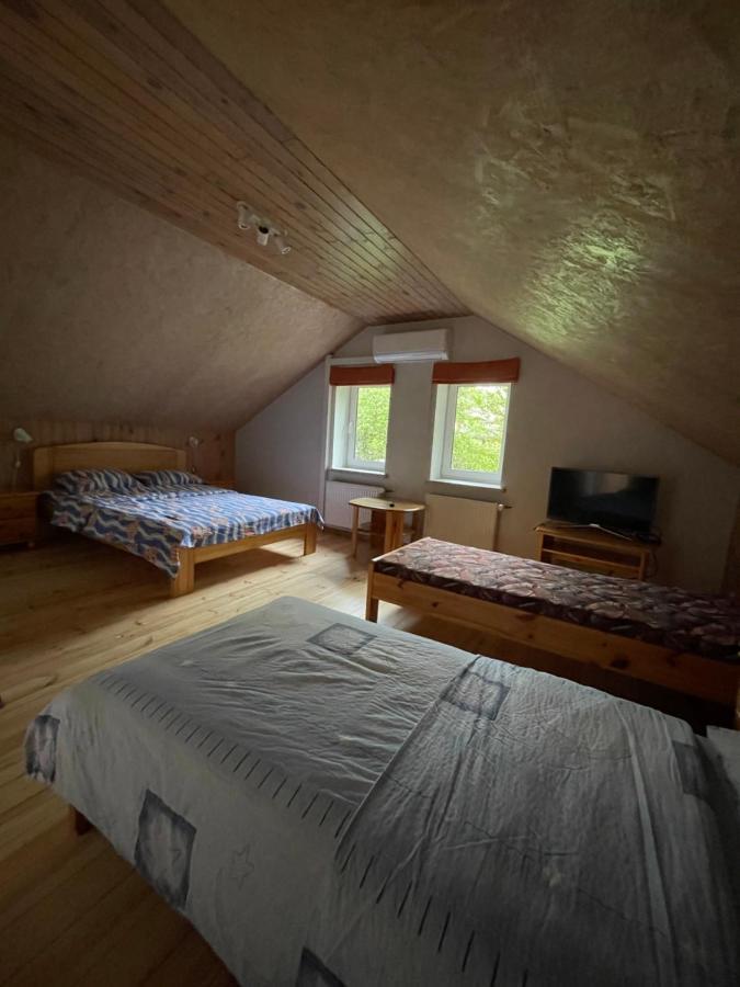 Pulkvedis Guest House Ventspils Extérieur photo