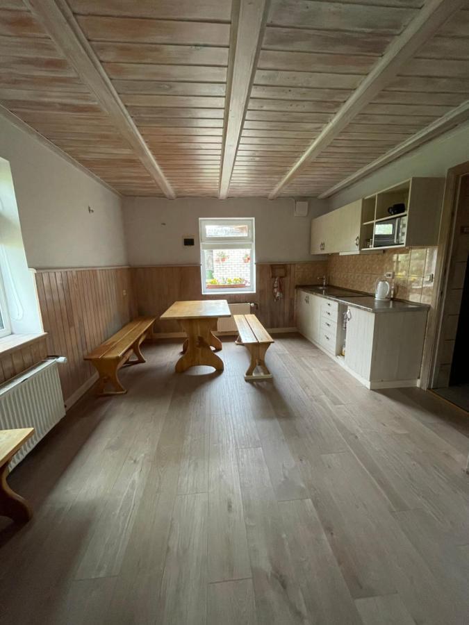Pulkvedis Guest House Ventspils Extérieur photo